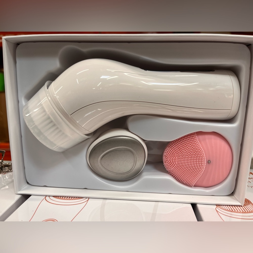 Cleansing Brush